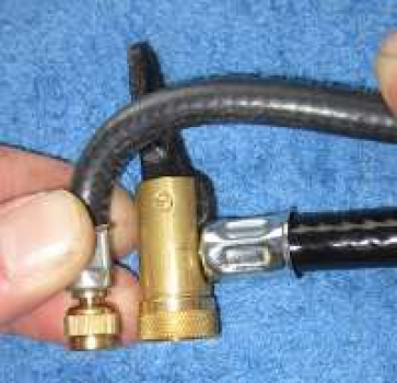 Set: 2xFüllgas (unbrennbar) 1xAdapter (Afriso)