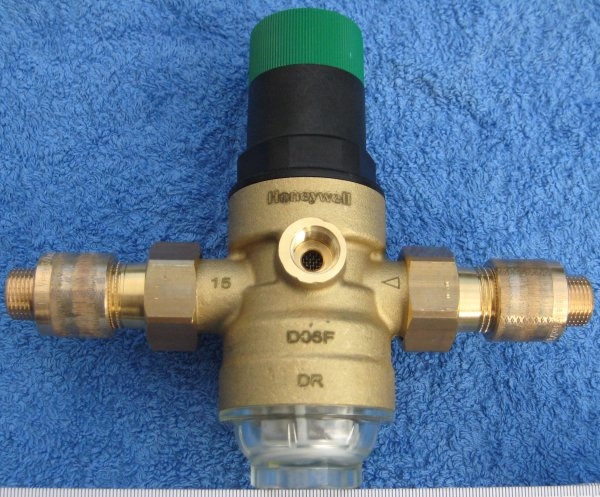 D06F-3/8" (Festwasseranschluss)