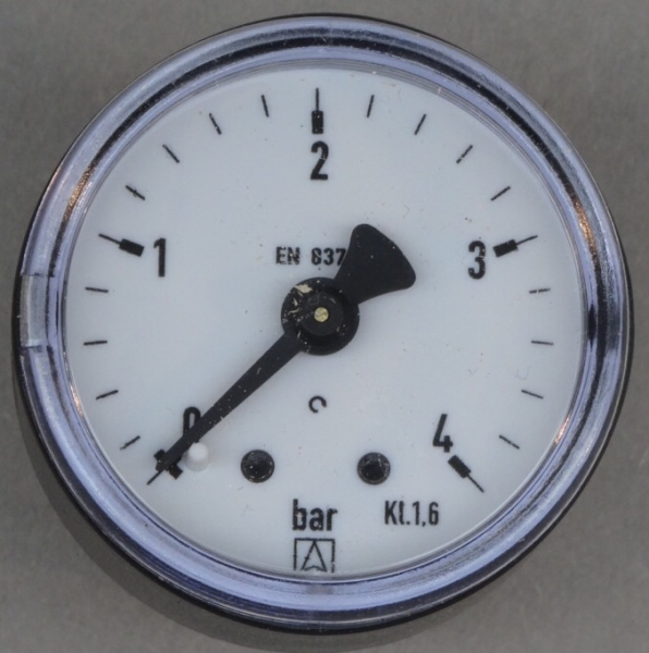 Ersatzmanometer, Wartungskoffer und zwei Füllgasdosen